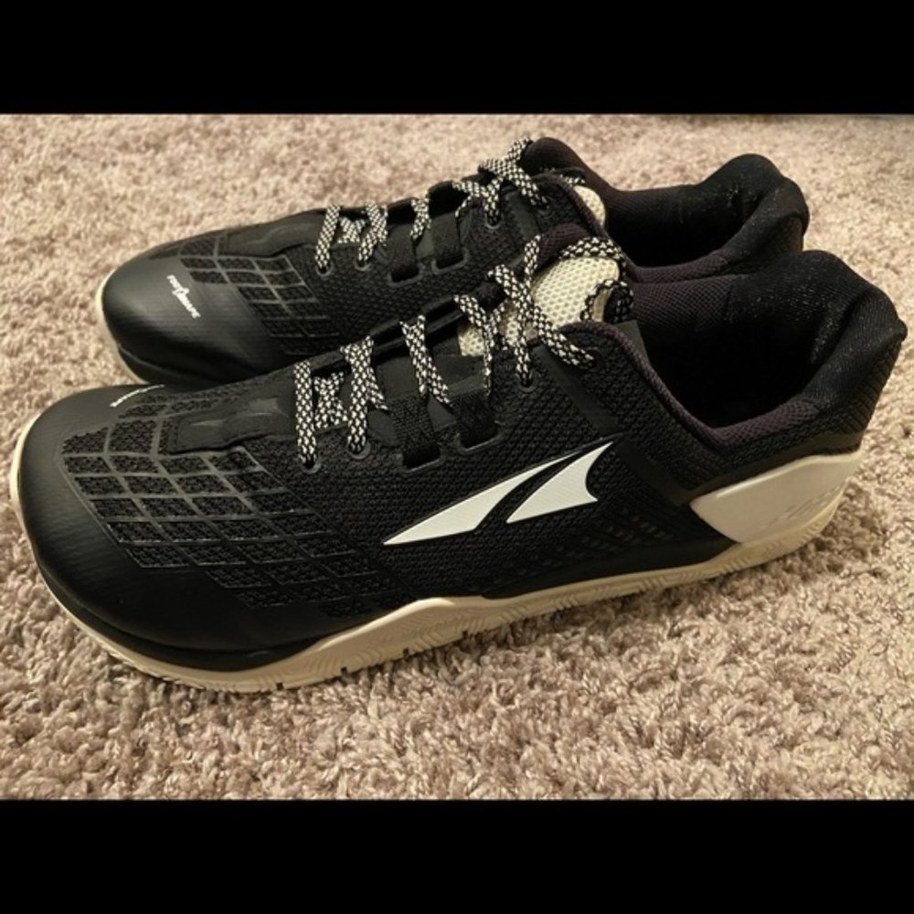 Altra Womens Hiit Xt 2 Black/White Sz: 10